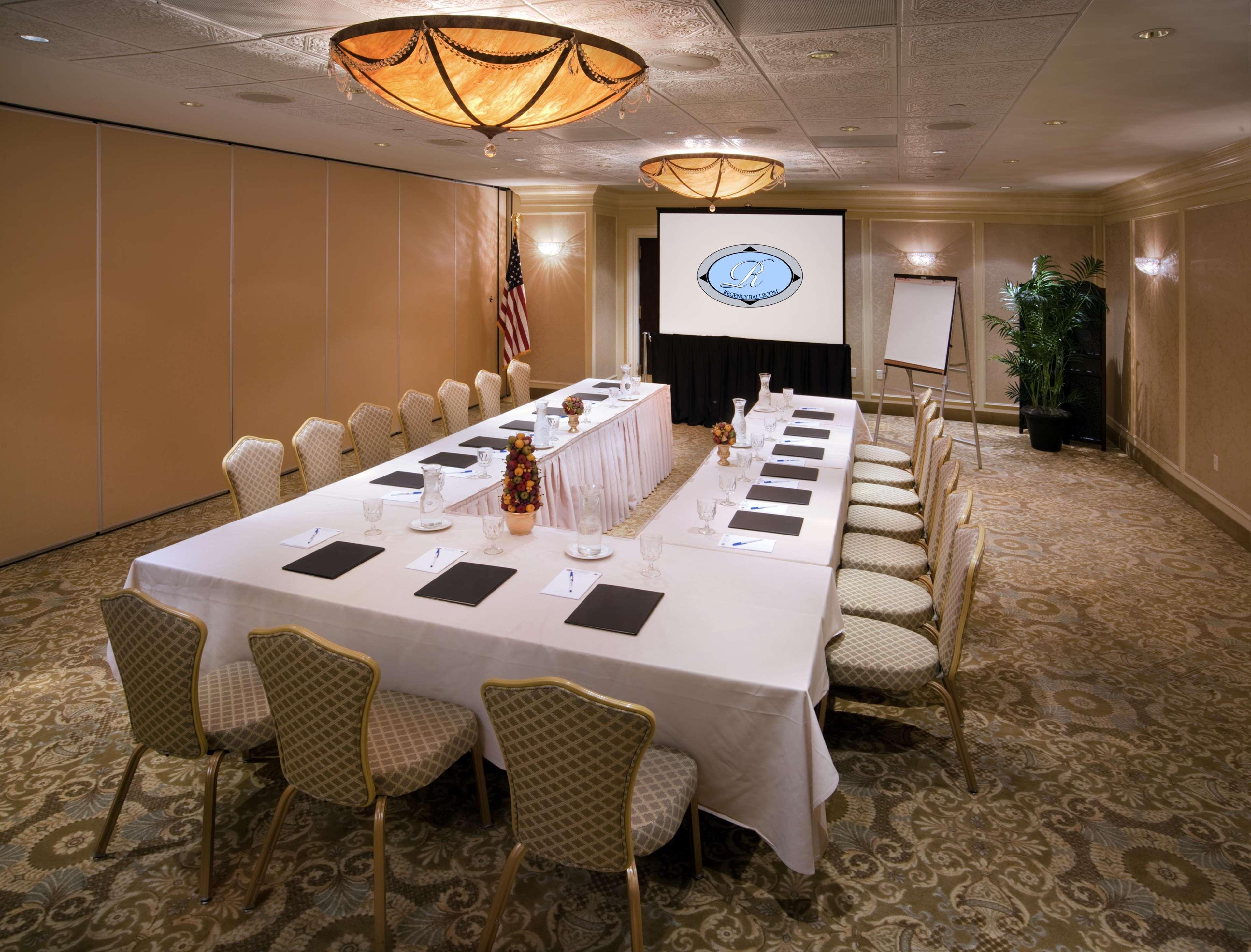 Doubletree By Hilton Nanuet Hotel Exterior foto