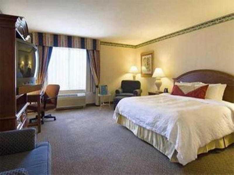 Doubletree By Hilton Nanuet Hotel Exterior foto