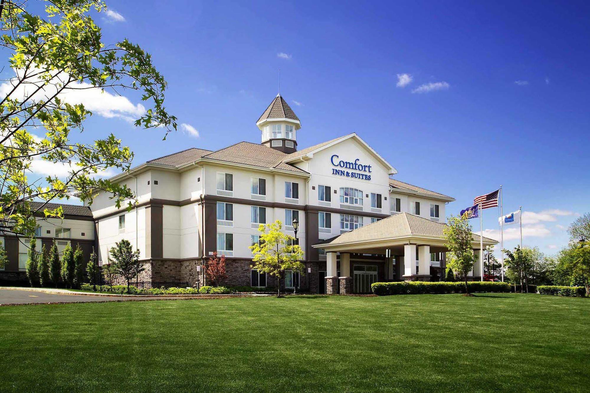 Doubletree By Hilton Nanuet Hotel Exterior foto