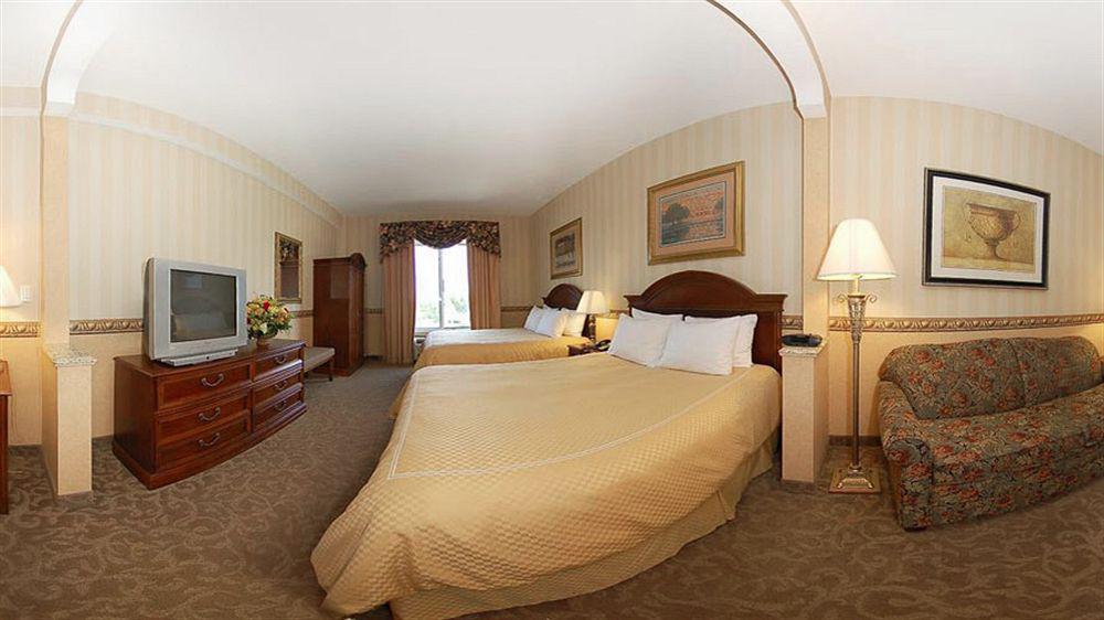 Doubletree By Hilton Nanuet Hotel Exterior foto